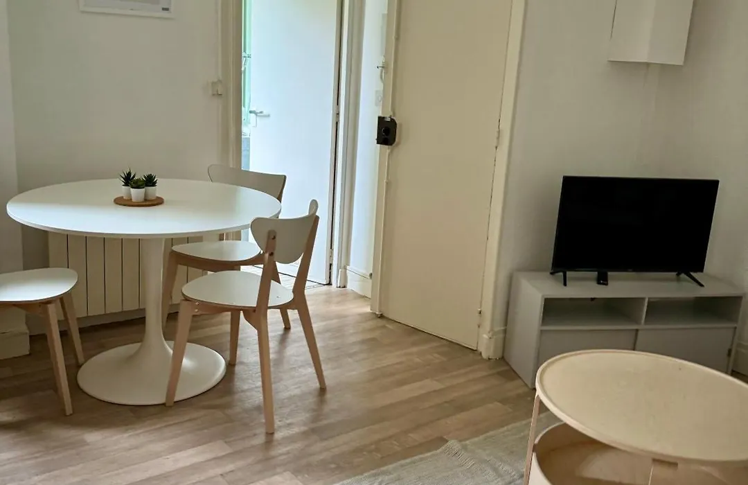 Appartement Centre Paris-1